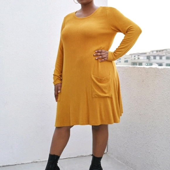 NEW Plus Casual Dress with Pockets - Picture 5 of 10